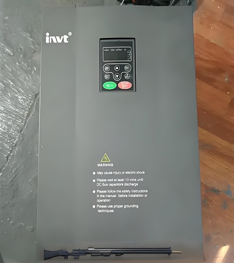 山东烟台 英威腾变频器维修 英威腾CHF100A型变频器 5.5千瓦 上电ITE 立即报OC3 （恒速过流）故障